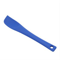 Spatule mélangeuse en silicone avec trou de suspension pour la pâtisserie