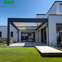 Pergola extérieure moderne de luxe en aluminium avec toit à lamelles imperméable, pergola de jardin en métal