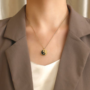 Diskon trendi laris gratis perhiasan berlapis emas 18K cakram bulat berukiran Tai Chi Yin Yang kalung liontin simbol wanita anak perempuan - Product Image 5