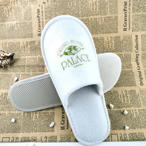 Pantoufles en peluche jetables pour chambre d'invités avec bout fermé souple de luxe pas chères <span class=keywords><strong>5</strong></span> étoiles - Product Image 1