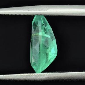 <span class=keywords><strong>Esmeralda</strong></span> de laboratorio de Colombia en forma de pera de 1.911 ct |   Diamante Suelto Personalizado, Se Aceptan Pedidos - Product Image 4