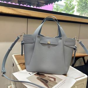 Sac fourre-tout en cuir pleine fleur vierge à texture grainée, double fermeture éclair, mains libres, pour le cyclisme et les trajets quotidiens en Allemagne et aux Pays-Bas, fournisseur OEM - Product Image 6