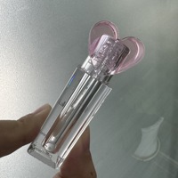Emballage personnalisé en plastique transparent rectangulaire de 3,5 ml avec bouchon en forme de cœur pour huile à lèvres, crème, tubes de gloss à lèvres roses
