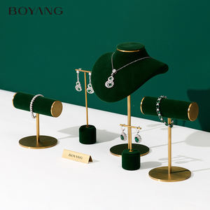 Maßgefertigter Schmuckvitrinen-Display Luxuriöse Schmuckständer-Requisiten aus Samt und Metall - Product Image 5