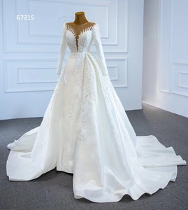 Vestido de Novia Sirena de Satén Color Marfil Moderno Feishiluo con Mangas Largas, Apliques Florales, Perlas y Cola Desmontable - Product Image 6