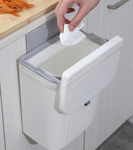 Bote de <span class=keywords><strong>basura</strong></span> de plástico para colgar en la <span class=keywords><strong>puerta</strong></span> del armario de cocina del hogar, papelera colgante creativa de gran capacidad con tapa - Product Image 4