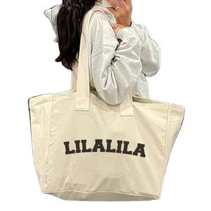 Bolsa de Lona Portátil Ajustable para Mujer, Diseño de Contraste, Capacidad y Tamaño Personalizables con Logotipo, Profesional y Avanzada - Product Image 1