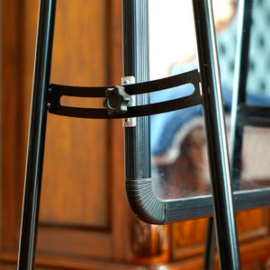 Miroir sur pied au design moderne et minimaliste avec cadre en aluminium et fonction de rangement, miroir de <span class=keywords><strong>dressing</strong></span> mobile - Product Image 2