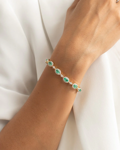 Bracelet Émeraude Murmure, Bracelet Élégant de Luxe en Pierre Verte, Bijou de Créateur Tendance, Bracelet Charme Émeraude Stylé, Qualité Supérieure - Product Image 2