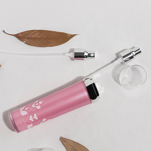 ขวดสเปรย์อะคริลิคทรงกระบอกขนาด 120 มล. แบบกำหนดเอง พร้อมฝาพ่นละอองละเอียด สำหรับบรรจุภัณฑ์เครื่องสำอางสำหรับเดินทาง ขายส่ง - Product Image 4