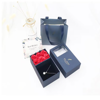 Coffret à bijoux pour la Saint-Valentin, boîte cadeau avec rose éternelle, collier avec fleur éternelle, coffret à bijoux haut de gamme, emballage de luxe