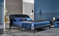 Lit en tissu Lit plateforme rembourré de qualité supérieure Queen Size avec cadre en bois robuste Lit principal de haute qualité pour la maison