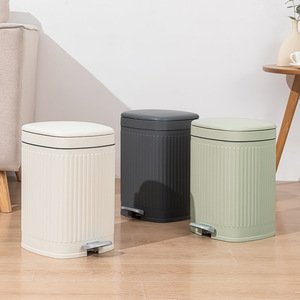 Poubelle cylindrique 12L à pédale pour intérieur, maison et bureau - Product Image 1