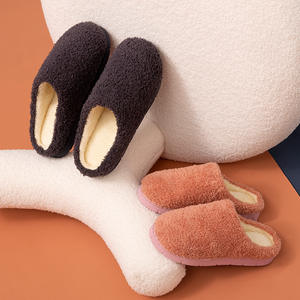 Chaussons d'intérieur antidérapants de haute qualité pour l'hiver 2024, chauds, en fourrure, en polaire, unisexes, en peluche - Product Image 3
