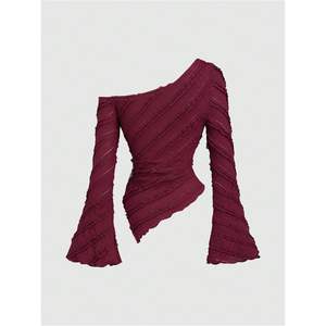 Haut en tricot asymétrique à volants et épaules dénudées pour femme, coupe courte, doux et tendance, idéal pour les soirées - Product Image 2