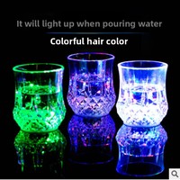 Capteur luminescent LED Verre à vin Coupe ananas Changement de couleur Bar à la mode KTV Party Nouveautés Entrée Eau S'allume Colorément