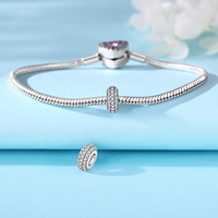 Perle d'espacement classique en zircon cubique transparent entièrement pavé, à grand trou, style breloque européenne, en cuivre plaqué argent, brillante et étincelante, pour superposition