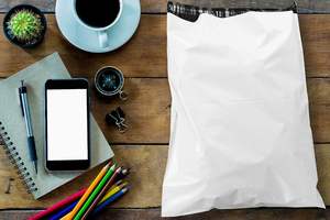 Bolsa de Polietileno para Envíos, 2.35 MIL PE, Desechable, Ligera, Resistente al Aceite, Reciclable, de Alta Resistencia, Autoadhesiva, Impermeable, para Privacidad - Product Image 4