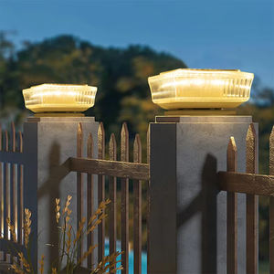 โคมไฟสีขาวอบอุ่นลดราคาพิเศษ สำหรับโรงแรม วิลล่า และรีสอร์ท กันน้ำระดับ IP65 ไฟเสาประตูหลัก ไฟโซลาร์ - Product Image 1