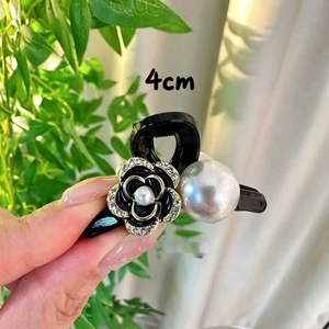 Nouvelle Épingle à Cheveux Unique en Perle Blanche et Fleur Noire, Design de Niche, Élégante, Luxe Léger, Accessoire de Mode Féminin - Product Image 4