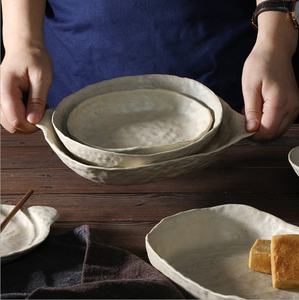 Düzensiz el yapımı fildişi doğal ince taş plaka porselen japon yemek takımı seti - Product Image 3