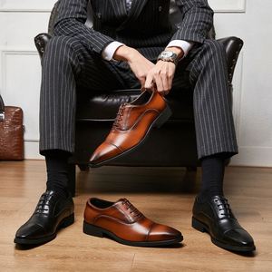 Zapatos de Cuero para Hombre, Estilo Oxford con Triple Junta, Formales, de Suela Suave, con Cordones y Punta en Pico - Product Image 4