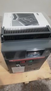 Disjoncteur d'air E2N2000 2000A 3P PR122/P-LSI pour PLC - Product Image 3