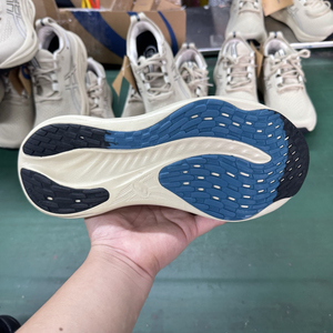 รองเท้าผู้ชายขายส่งจากจีน รองเท้าวิ่งเจล Nyc 1130 Zapatos Kayano 14 <span class=keywords><strong>20</strong></span> <span class=keywords><strong>Nimbus</strong></span> Basics Novablast 5 รองเท้ากีฬาสำหรับผู้ชายและผู้หญิง - Product Image 3