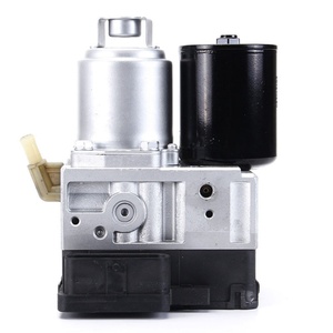 Pompe d'actionnement ABS (Anti-Blocage des Freins) 44510-47050 pour Toyota Prius 2004-2009 en stock - Product Image 1