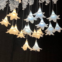Bar de décoration d'extérieur de mariage Suspension de lumière Fleur Design Plafond Calla Lily Lustre