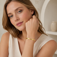 Bracelet en acier inoxydable de style européen avec cœur en strass pour couples, bijou tendance anti-ternissement