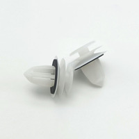 Clips de fixation en nylon pour voiture à prix compétitif, attaches en plastique pour tableau de bord et panneau de porte, en stock