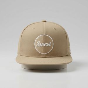 Gorra Snapback Personalizada con Bordado 3D, Parte Superior Rígida, Protección UV, Diseño Deportivo y Elegante para Viajes y Actividades al Aire Libre - Product Image 3