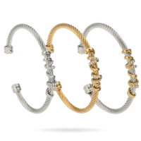 Bracelet personnalisable en fil métallique tressé, design de bijoux avec construction en métal tressé, forme de manchette ouverte et profil circulaire ajustable