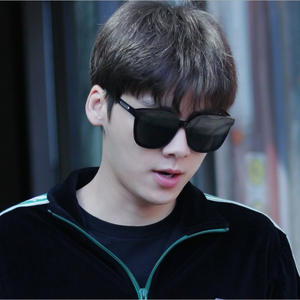 Gafas de sol Gm unisex con montura cuadrada, lentes TAC, protección Uv400, estilo moderno para hombres y mujeres - Product Image 5