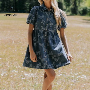 Robe courte boutonnée à imprimé floral ludique et personnalisée, luxueuse robe chemise en denim 100% coton - Product Image 1