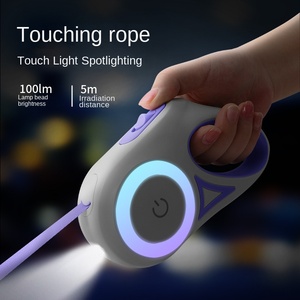 Correa de perro multifuncional con luz <span class=keywords><strong>LED</strong></span> automática de 9 pies y 16 pies, envío rápido, plomo retráctil para mascotas hecho de material de cuerda duradero - Product Image 1