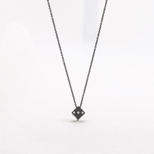 Collar con Colgante de Dados Unisex, Acero Inoxidable, Negro y Blanco, Cadena Cuadrada Geométrica, Joyería de Moda - Product Image 2