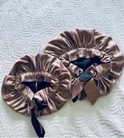 Vente en gros de quantité minimale de commande bas personnalisé double couche en satin bonnet de cheveux pour femmes avec logo