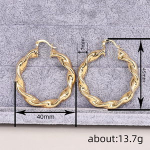 Orecchini a Spirale per Donna, Gioielli Minimalisti in Metallo Texturizzato, Accessorio di Moda per Uso Quotidiano - Product Image 3