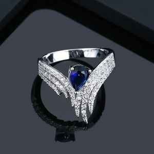 Anello di fidanzamento a goccia per donna, elegante gioiello da dito per matrimonio - Product Image 3
