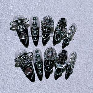 Patchs d'ongles en résine de luxe pour reines de la nuit, design armure sombre, amovibles et réutilisables, demi-couverture pour ongles. - Product Image 2