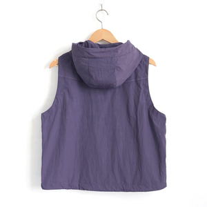 カスタムレディース軽量ガールズベストソフトシェルノースリーブジャケットジッパー防風フード付きポケット付きランニングハイキングゴルフベスト - Product Image 2