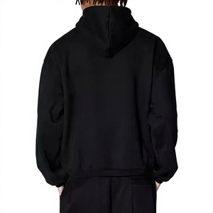Conjunto Deportivo Unisex con Capucha Negra, 100% Algodón, Corte Holgado, Estilo Casual, con Cordón en la Cintura y Bolsillos Laterales - Product Image 5