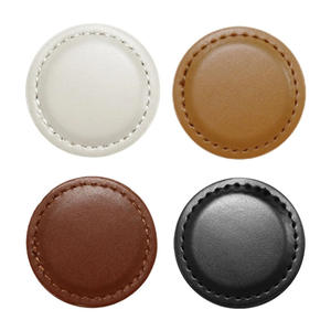 Marcador de pelota de golf de cuero hecho a mano personalizado con icono de posicionamiento magnético marca ecológica 4cm-Youzhi - Product Image 5