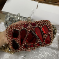 Sac de soirée classique en cristal diamanté argenté avec chaîne bandoulière, fermeture magnétique, écologique et fait main, idéal pour mariage et fête