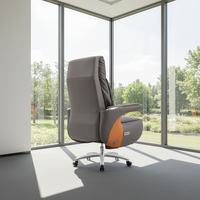Chaise de bureau de direction confortable, moderne et luxueuse à dossier haut, en cuir véritable, avec base pivotante réglable électriquement pour le bureau à domicile