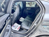 Lynk & Co 03, berline d'occasion haut de gamme chinoise avec moteur turbo automatique, pneus R18, intérieur sombre et confort luxueux