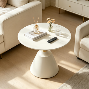 Table d'appoint ronde de luxe en crème blanche, base en forme de sablier avec anneau doré, table de salon, mobilier d'hôtel - Product Image 4