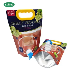 Sac en plastique d'emballage de liquide de jus portable personnalisé dans une boîte avec valve 1L 2L sac de vin de raisin avec bec verseur sac debout de boisson